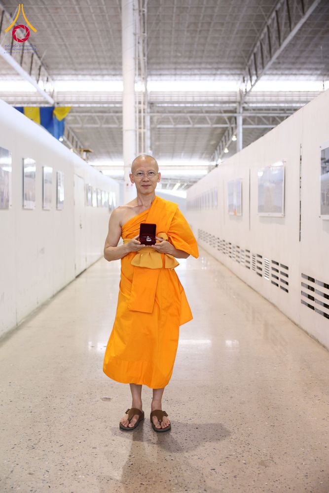 ภาพ No.338136:วันอาทิตย์ต้นเดือน 5 กรกฎาคม พ.ศ.2569 สัมมนาพิเศษ พิธีมอบพระของขวัญ ณ ห้องแก้วสารพัด1 วัดพระธรรมกาย