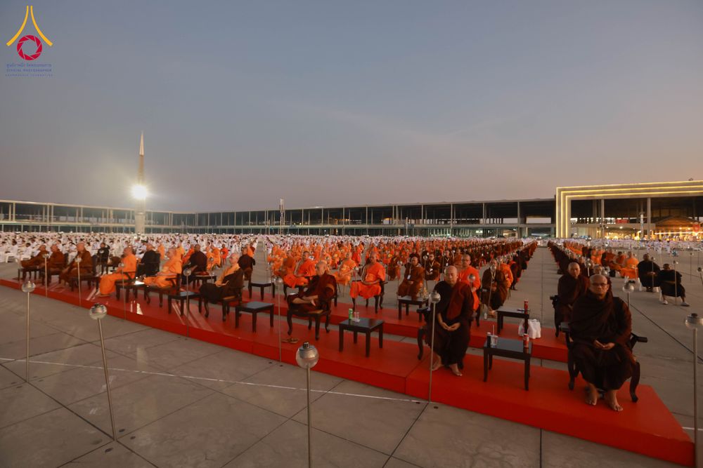 ภาพ No.312181:วันอังคารที่ 3 มีนาคม พ.ศ.2569 พิธีเวียนประทักษิณและจุดมาฆประทีป ณ ลานธรรมพระมหาธรรมกายเจดีย์ วัดพระธรรมกาย