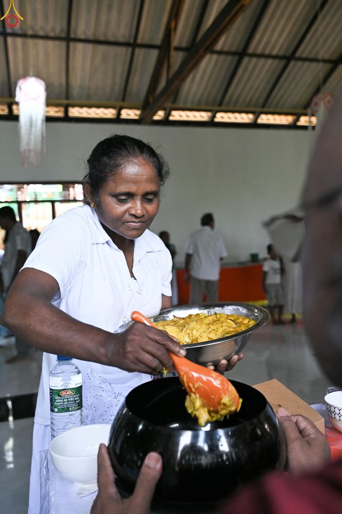 ภาพ No.278828:วันที่ 1 พฤศจิกายน  2568  กฐินสมทบวัดต่างประเทศ โดยคณะศิษยานุศิษย์ บูชาธรรม 81 ปี หลวงพ่อธัมมชโย ณ วัดธรรมรักษิตาราม ประเทศศรีลังกา