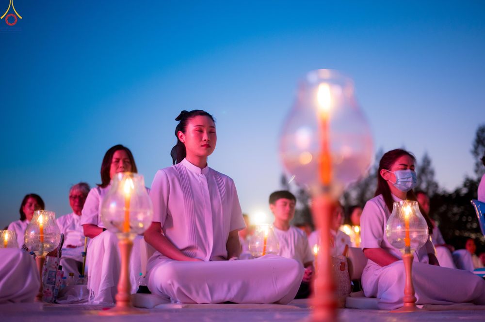 ภาพ No.292146:วันที่ 10 มกราคม พ.ศ. 2569 พิธีจุดประทีปถวายเป็นพุทธบูชา และบูชาธรรมมหาปูชนียาจารย์  ณ อนุสรณ์สถานคลองบางนางแท่น อ.สามพราน จ.นครปฐม ในโครงการธรรมยาตรา กตัญญูบูชา มหาปูชนียาจารย์ พระมงคลเทพมุนี(สด จนฺทสโร) พระผู้ปราบมาร อนุสรณ์สถาน 7 แห่ง ปีที่ 14