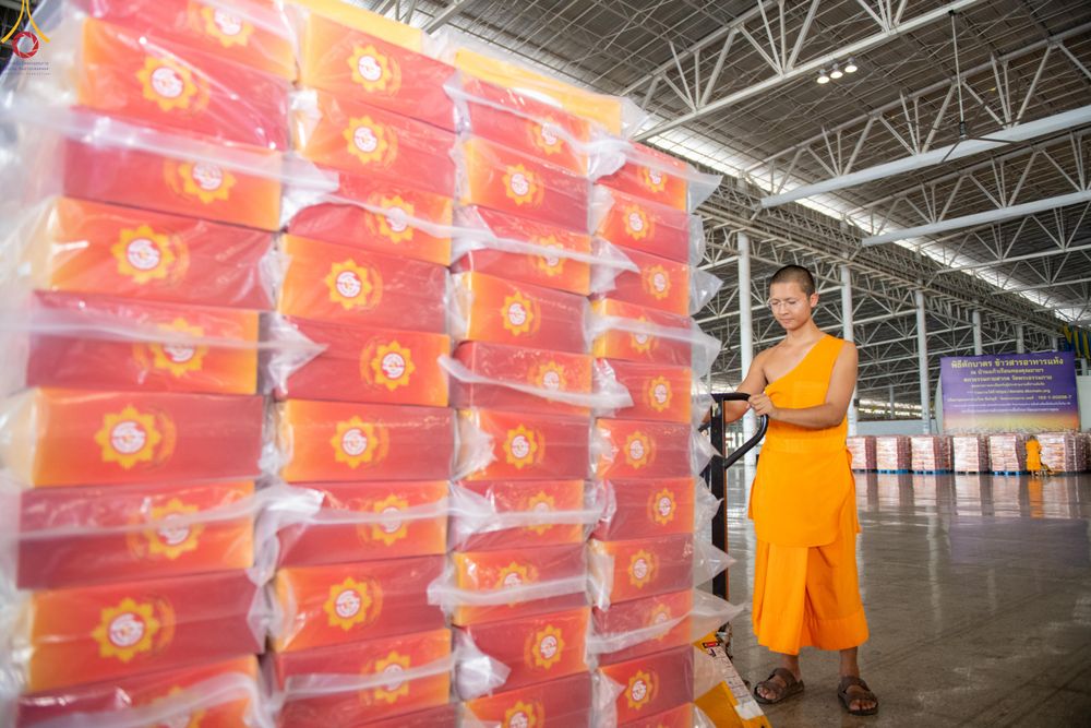 ภาพ No.322178:วันที่ 14 เมษายน พ.ศ.2569 การเตรียมกล่องไทยธรรม วันสุดท้าย เพื่องานถวายมหาสังฆทาน 40,000 กว่าวัดทั่วประเทศ วันคุ้มครองโลก 22 เมษายน พ.ศ.2569 วัดพระธรรมกาย