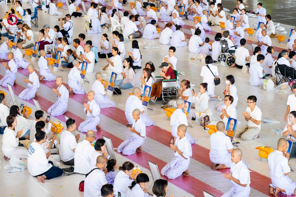 ภาพ No.319434:วันเสาร์ที่ 4 เมษายน พ.ศ.2569 พิธีขอขมา มอบผ้าไตร และถวายบาตรแด่นาคธรรมทายาท ในโครงการบรรพชาสามเณรฟื้นฟูพระพุทธศาสนาทั่วไทย โครงการหน่อแก้วเปรียญธรรม รุ่นที่ 14 โครงการสามเณรยุวธรรมทายาท รุ่นที่ 34 โครงการสามเณรมัชฌิมธรรมทายาท รุ่นที่ 30 ณ สภาธรรมกายสากล