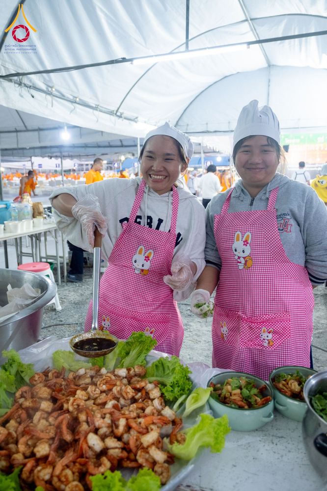 ภาพ No.292256:วันที่ 11 มกราคม พ.ศ. 2569 พิธีถวายภัตตาหารเป็นสังฆทาน แด่พระธรรมยาตรา ในโครงการธรรมยาตรา กตัญญูบูชา มหาปูชนียาจารย์ พระมงคลเทพมุนี(สด จนฺทสโร) พระผู้ปราบมาร อนุสรณ์สถาน 7 แห่ง ปีที่ 14 ณ  อนุสรณ์สถานลำดับที่ 2  สถานที่ตั้งมโนปณิธานบวชตลอดชีวิต อนุสรณ์สถ