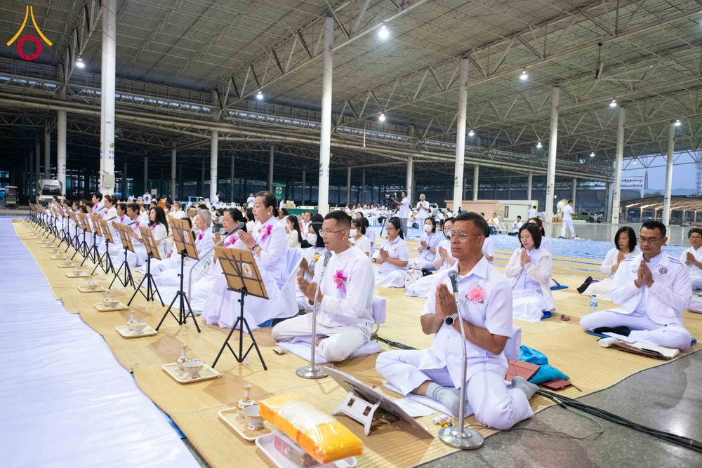 ภาพ No.303539:วันที่ 27 มกราคม พ.ศ. 2569 พิธีถวายภัตตาหารเป็นสังฆทาน แด่พระธรรมยาตรา ณ วัดพระธรรมกาย  จังหวัดปทุมธานี ในโครงการธรรมยาตรา กตัญญูบูชา มหาปูชนียาจารย์ พระมงคลเทพมุนี(สด จนฺทสโร) พระผู้ปราบมาร อนุสรณ์สถาน 7 แห่ง ปีที่ 14