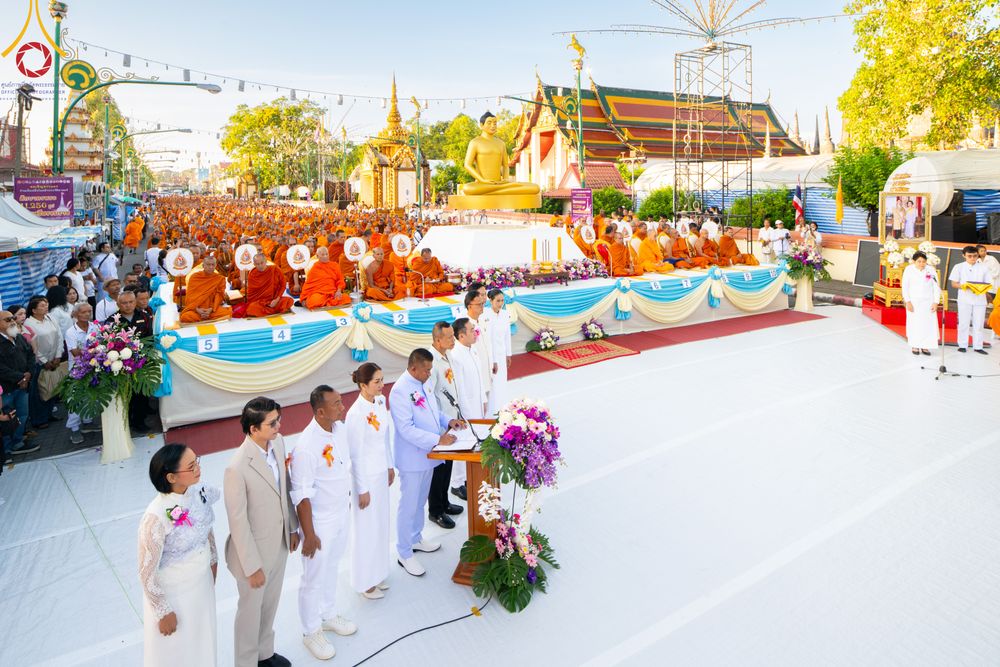 ภาพ No.311202:วันเสาร์ที่ 28 กุมภาพันธ์ พ.ศ. 2569 พิธีตักบาตรพระมหากุศล 11,250 รูป เฉลิมฉลอง 1,250 ปีศรีธรรมราชเจดีย์ สู่มรดกโลก ณ ถนนราชดำเนิน บริเวณหน้าวัดพระมหาธาตุวรมหาวิหาร อ.เมือง จ.นครศรีธรรมราช