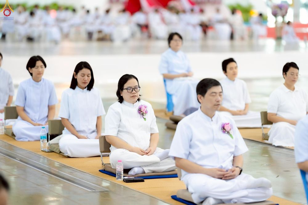 ภาพ No.247198:วันที่ 21 กันยายน พ.ศ. 2568 งานบุญวันอาทิตย์ พิธีจุดเทียนใจ ไฟนิรันด์ อนันตชัย ณ วัดพระธรรมกาย จ.ปทุมธานี