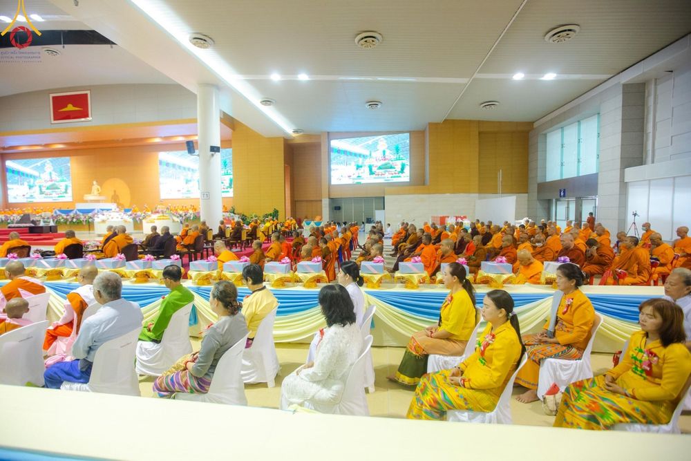 ภาพ No.146931:การต้อนรับพระสังฆาธิการ 2,000 กว่าวัดทั่วประเทศ และพิธีบูชาข้าวพระ เนื่องในวันสมาธิโลก วันอาทิตย์ที่ 4 สิงหาคม พ.ศ. 2567 ณ สภาธรรมกายสากล วัดพระธรรมกาย