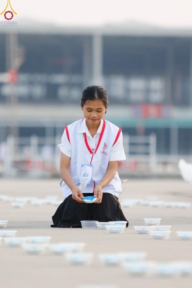 ภาพ No.208287:V.55 สารพัดV สารพัดดี ที่วัดพระธรรมกาย ในโครงการธรรมยาตรา กตัญญูบูชา มหาปูชนียาจารย์ พระมงคลเทพมุนี (สด จนฺทสโร) พระผู้ปราบมาร อนุสรณ์สถาน 7 แห่ง ปีที่ 13 ระหว่างวันที่ 2-31 มกราคม พ.ศ. 2568