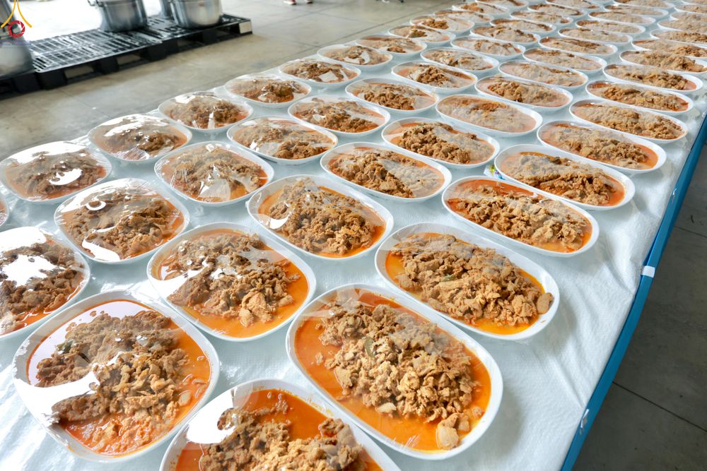 ภาพ No.323753:วันที่ 22 เมษายน พ.ศ.2569(วันคุ้มครองโลก) งานถวายมหาสังฆทาน 40,000 กว่าวัดทั่วประเทศ คณะสงฆ์ฉันภัตตาหารเพล