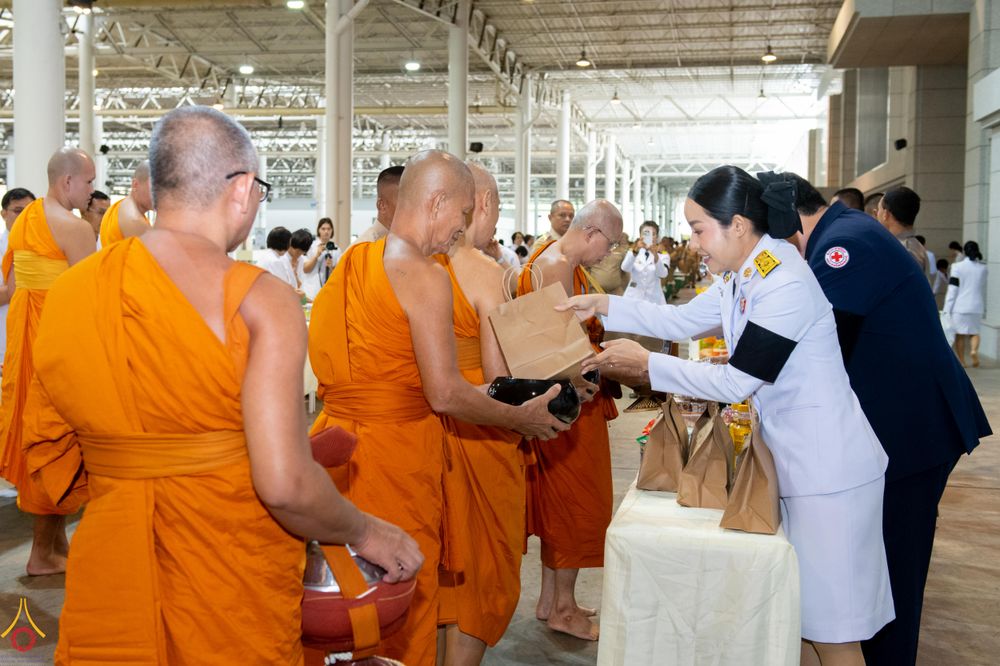 ภาพ No.341737:วันอังคารที่ 28 กรกฎาคม พ.ศ. 2569 คณะสงฆ์และพสกนิกรอำเภอคลองหลวง พร้อมใจจัดพิธีเจริญพระพุทธมนต์ ปฏิบัติธรรม และทำบุญตักบาตร ถวายพระราชกุศลเฉลิมพระเกียรติพระบาทสมเด็จพระเจ้าอยู่หัว