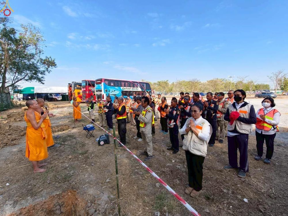 ภาพ No.306601:ภาพเบื้องหลังอาสาสมัครรวมใจ ชุดที่ 5 ในโครงการธรรมยาตรา กตัญญูบูชา มหาปูชนียาจารย์ พระมงคลเทพมุนี(สด จนฺทสโร) พระผู้ปราบมาร อนุสรณ์สถาน 7 แห่ง ปีที่ 14