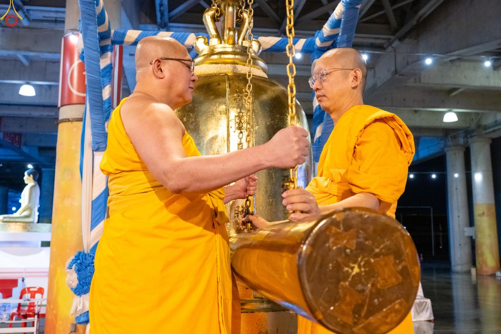 ภาพ No.337534:วันจันทร์ที่ 29 มิถุนายน พ.ศ.2569 (วันพระขึ้น 15 ค่ำ เดือน 8) พิธีบุพเปตพลี ครั้งที่ 184 ณ หอฉันคุณยายอาจารย์ฯ  พิธีสวดธัมมจักกัปปวัตนสูตร ครบ 8,495,000,000 จบ ณ มหาวิหารคด วัดพระธรรมกาย