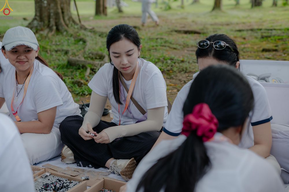 ภาพ No.331307:วันที่ 29 พฤษภาคม พ.ศ.2569 MBMI Tangerang (Majelis Agama Buddha Mahanikaya)  ได้มีการเตรียมงานเพื่อจัดงานวิสาขบูชานานาชาติ (ภาพชุดที่ 2)