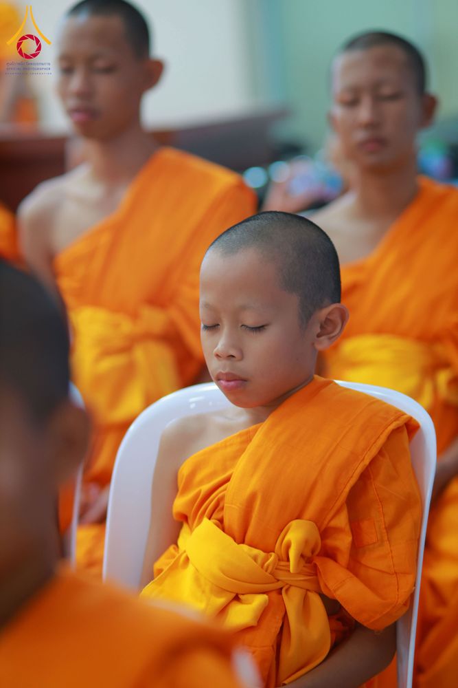 ภาพ No.321841:วันที่ 12 เมษายน พ.ศ.2569 ตักบาตรสงกรานต์ฉลองสามเณรใหม่  ณ ศูนย์ปฏิบัติธรรมระยอง(บ้านช่องลม)