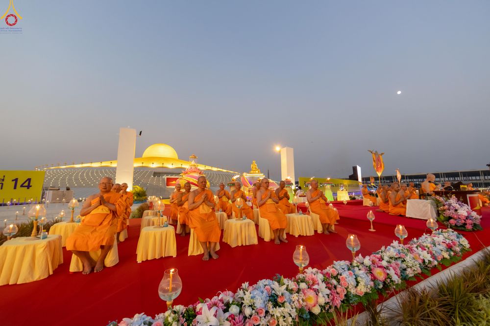 ภาพ No.307931:วันที่ 31 มกราคม พ.ศ. 2569 พิธีจุดประทีปธรรมถวายเป็นพุทธบูชา  และบูชาธรรมมหาปูชนียาจารย์ (ภาพชุดที่ 3) ณ วัดพระธรรมกาย ปทุมธานี ในโครงการธรรมยาตรา กตัญญูบูชา มหาปูชนียาจารย์ พระมงคลเทพมุนี(สด จนฺทสโร) พระผู้ปราบมาร อนุสรณ์สถาน 7 แห่ง ปีที่ 14