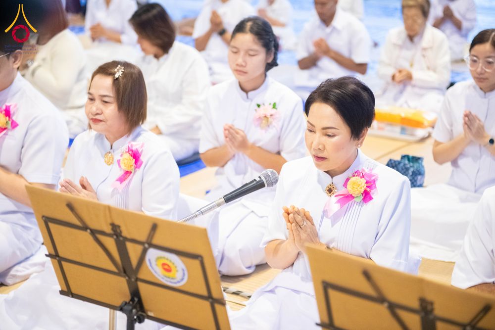 ภาพ No.288064:วันที่ 4 มกราคม พ.ศ. 2569 พิธีถวายภัตตาหารเป็นสังฆทาน แด่พระธรรมยาตรา ในโครงการธรรมยาตรา กตัญญูบูชา มหาปูชนียาจารย์ พระมงคลเทพมุนี(สด จนฺทสโร) พระผู้ปราบมาร อนุสรณ์สถาน 7 แห่ง ปีที่ 14 ณ อนุสรณ์สถานมหาวิหารพระมงคลเทพมุนี (โลตัสแลนด์) อ.สองพี่น้อง จ.สุพรร