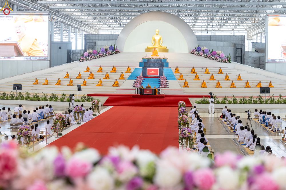 ภาพ No.286422:วันอาทิตย์ที่ 13 กรกฎาคม พ.ศ.2568 พิธีปฎิบัติธรรม และพิธีจุดเทียนใจ ไฟนิรันดร์ อนันตชัย ณ สภาธรรมกายสากล วัดพระธรรมกาย