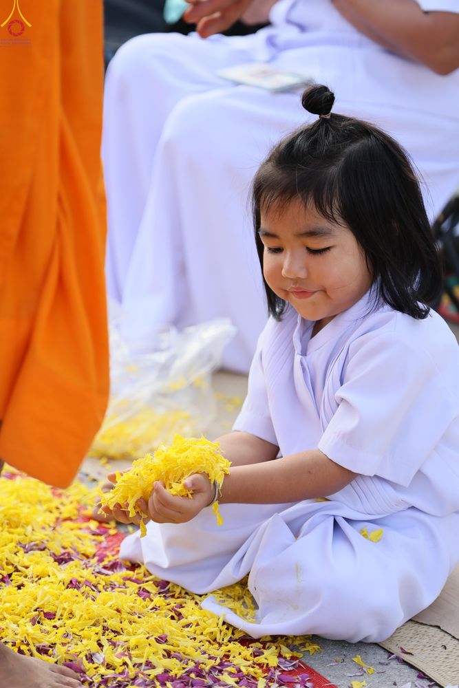 ภาพ No.295130:วันที่ 14 มกราคม พ.ศ. 2569 พิธีต้อนรับพระธรรมยาตรา อนุสรณ์สถานลำดับที่ 4  สถานที่เกิดด้วยกายธรรม ณ วัดโบสถ์บน ต.บางคูเวียง จ.นนทบุรี ในโครงการธรรมยาตรา กตัญญูบูชา มหาปูชนียาจารย์ พระมงคลเทพมุนี(สด จนฺทสโร) พระผู้ปราบมาร อนุสรณ์สถาน 7 แห่ง ปีที่ 14