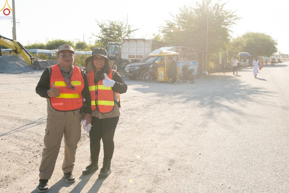 ภาพ No.301471:ภาพเบื้องหลังอาสาสมัครรวมใจ ชุดที่ 4 ในโครงการธรรมยาตรา กตัญญูบูชา มหาปูชนียาจารย์ พระมงคลเทพมุนี(สด จนฺทสโร) พระผู้ปราบมาร อนุสรณ์สถาน 7 แห่ง ปีที่ 14