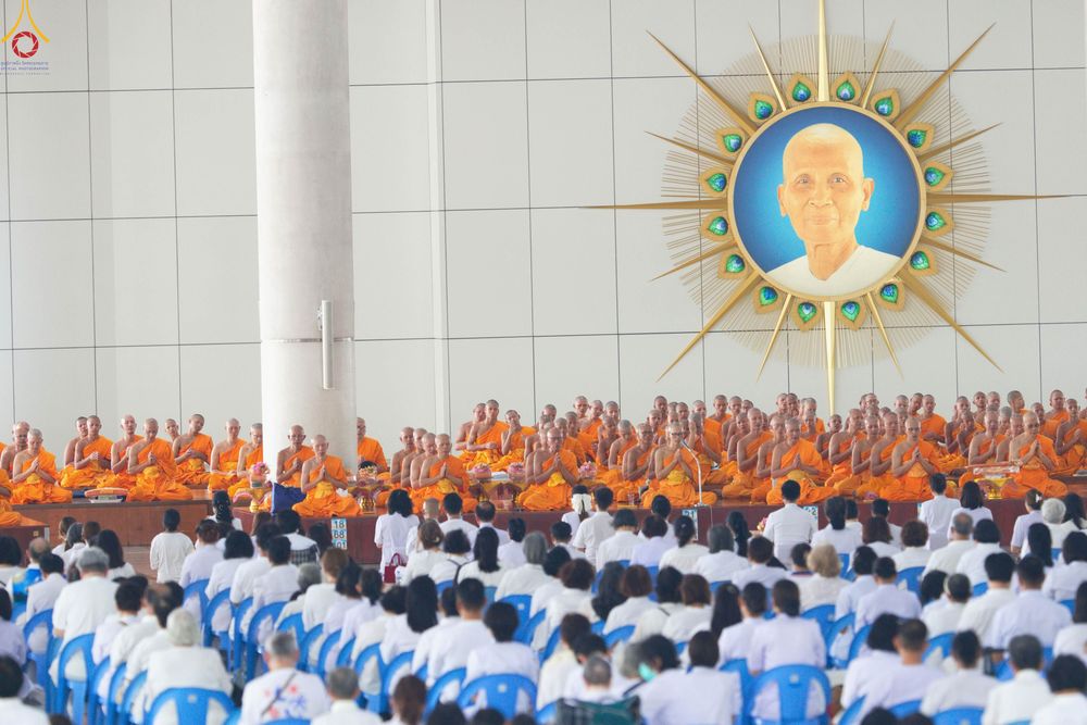 ภาพ No.348310:วันที่ 10 กันยายน พ.ศ.2569 พิธีสวดพระพุทธมนต์ และถวายภัตตาหารเป็นสังฆทาน เนื่องในวันครบ 26 ปี วันคล้ายละสังขาร คุณยายอาจารย์มหารัตนอุบาสิกาจันทร์ ขนนกยูง ณ หอฉันคุณยายอาจารย์ฯ วัดพระธรรมกาย