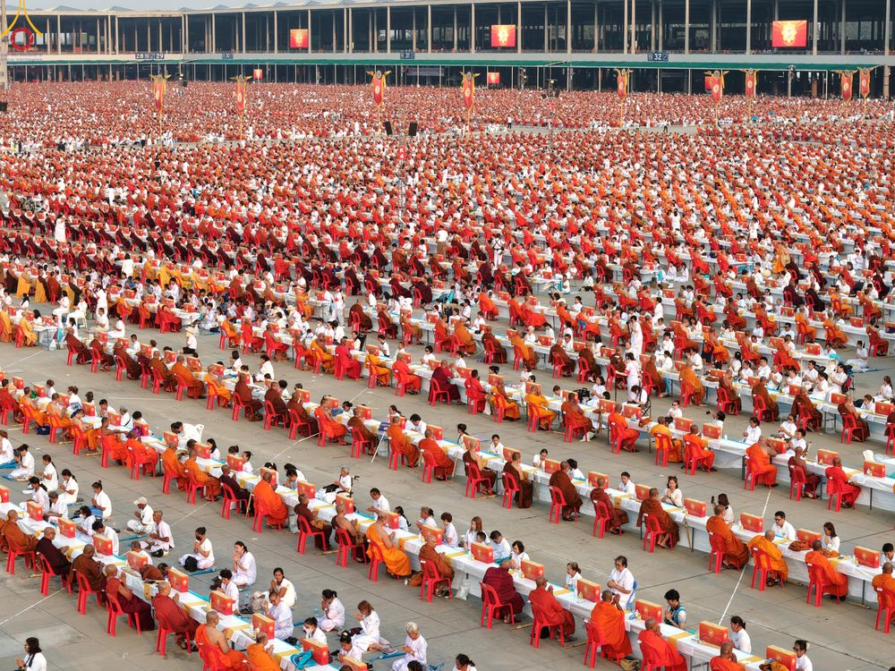 ภาพ No.324052:วันที่ 22 เมษายน พ.ศ.2569 (วันคุ้มครองโลก) พิธีถวายมหาสังฆทาน 40,000 กว่าวัดทั่วประเทศ ณ ลานธรรม พระมหาธรรมกายเจดีย์ วัดพระธรรมกาย