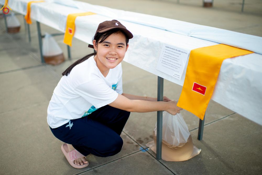 ภาพ No.320475:วันที่ 9 เมษายน พ.ศ.2569 การเตรียมงาน มัดถุงน้ำ ถ่วงขาโต๊ะไทยธรรม เพื่องานถวายมหาสังฆทาน 40,000 กว่าวัดทั่วประเทศ วันคุ้มครองโลก 22 เมษายน พ.ศ.2569 วัดพระธรรมกาย