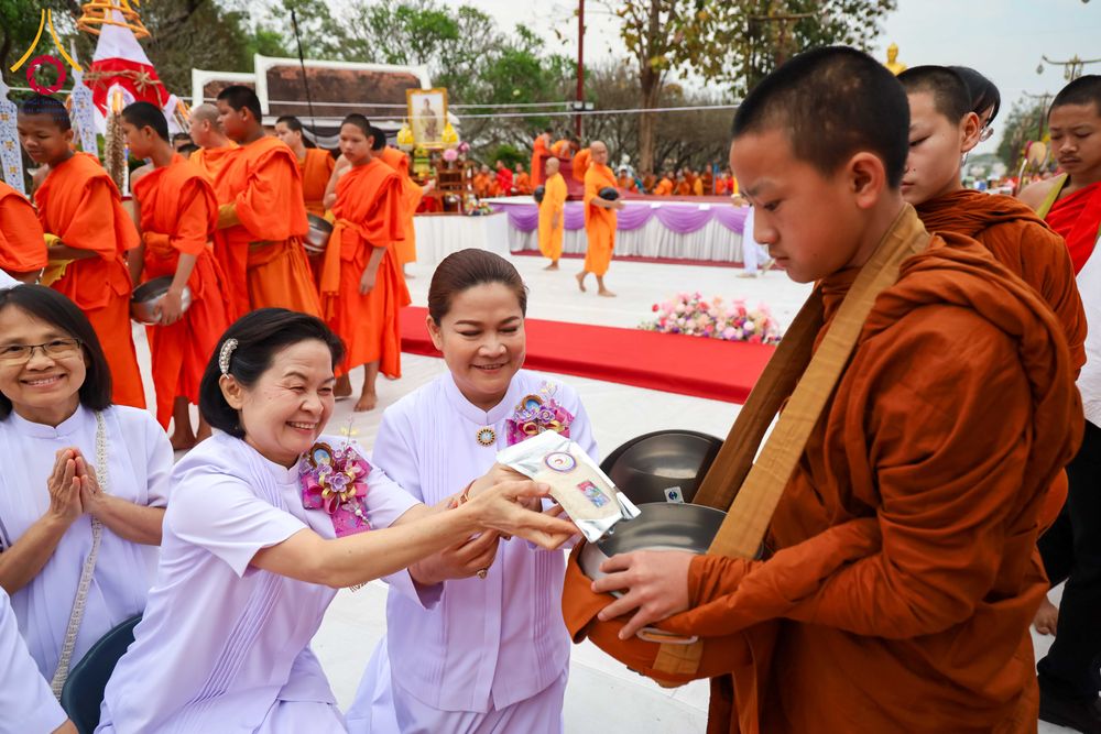 ภาพ No.310895:วันอาทิตย์ที่ 22 กุมภาพันธ์ พ.ศ. 2569 พิธีตักบาตรเเด่คณะพระภิกษุสงฆ์ 1,111 รูป จังหวัดน่าน หนึ่งในโครงการตักบาตรพระ 2,000,000 รูป 77 จังหวัดทั่วไทย ในวาระอันเป็นมงคลยิ่ง ครบรอบ 744 ปี นครน่าน สืบสานศรัทธา ทำบุญใหญ่ของเมืองน่าน ณ ข่วงเมือง วัดภูมินทร์ อำเ