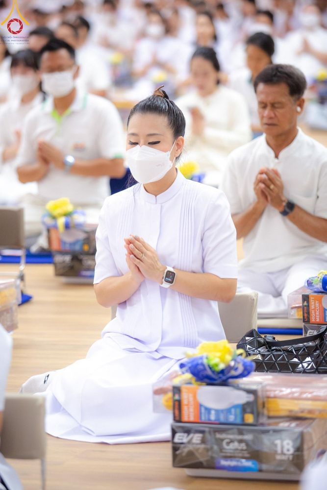 ภาพ No.145295:พิธีถวายผ้าอาบน้ำฝนและประทีปโคมไฟ ณ สภาธรรมกายสากล วัดพระธรรมกาย วันเสาร์ที่ 20 กรกฎาคม พ.ศ. 2567