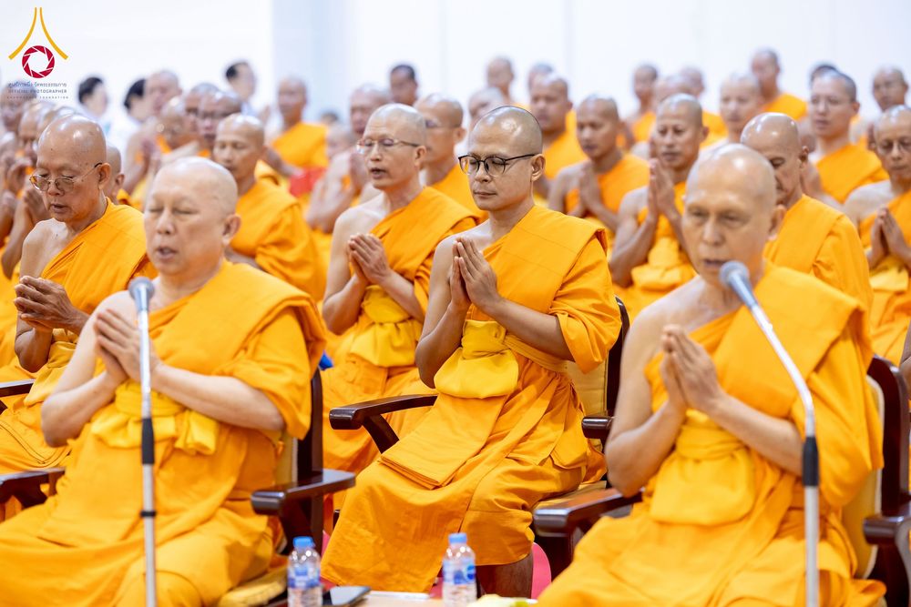 ภาพ No.264359:วันอาทิตย์ที่ 2 พฤศจิกายน พ.ศ. 2568 พิธีบูชาข้าวพระ ณ สภาธรรมกายสากล วัดพระธรรมกาย