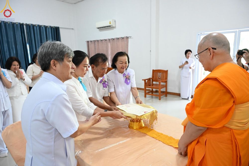 ภาพ No.172543:พิธีทอดกฐินเพื่อสร้าง "ลานเอนกประสงค์พญานาค 4 ตระกูล" วันที่ 15 พฤศจิกายน พ.ศ.2567 ณ พุทธอุทยานนานาชาติ อ.โพนพิสัย จ.หนองคาย