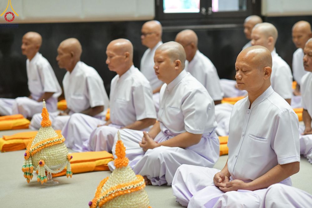 ภาพ No.199730:โครงการอุปสมบทหมู่บูชาธรรม 116 ปี คุณยายอาจารย์มหารัตนอุบาสิกาจันทร์ ขนนกยูง โครงการอุปสมบทหมู่ธรรมทายาท ระดับอุดมศึกษา รุ่นที่ 51 ภาคฤดูหนาว  ณ โบสถ์พระไตรปิฏก วัดพระธรรมกาย จ.ปทุมธานี  วันที่ 11 มกราคม พ.ศ. 2568 โดยมีพระครูปลัดรัตนวีรวัฒน์ เจ้าอาวาสวัด