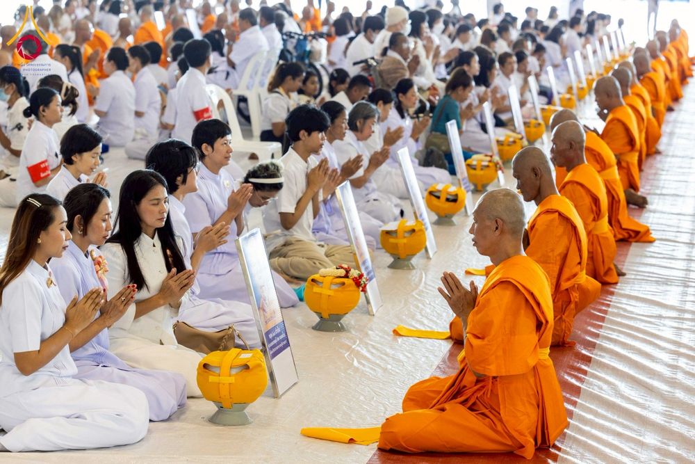 ภาพ No.277788:วันเสาร์ที่ 6 ธันวาคม พ.ศ. 2568 พิธีบรรพชาอุปสมบทและพิธีถวายบาตร โครงการอุปสมบทบูชาธรรมมหาปูชนียาจารย์ ประจำปี พ.ศ.2568 โครงการบวชพระนานาชาติ AEC และ WAB รุ่น CEO (นักบริหาร) รุ่นที่ 5 ณ มหาธรรมกายเจดีย์ วัดพระธรรมกาย