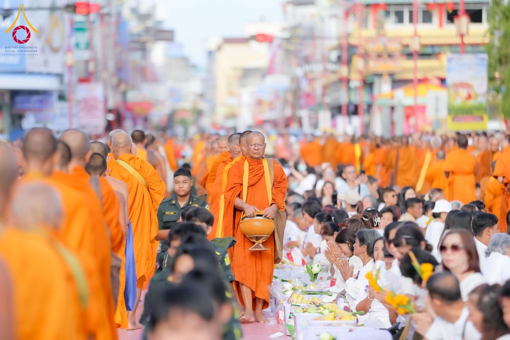 ภาพ No.313968:วันอาทิตย์ที่ 14 มีนาคม พ.ศ. 2569 ทำบุญเมืองหาดใหญ่ตักบาตรพระ 1,109 รูป เติมบุญใหญ่ หลังวิกฤตมหาอุทกภัย ณ ซุ้มประตูไชน่าทาวน์ ถนนศุภสารรังสรรค์ อ.หาดใหญ่ จ.สงขลา