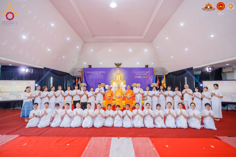 ภาพ No.283676:วันเสาร์ที่ 20 ธันวาคม  2568 พิธีบรรพชาสามเณร ณ ประเทศอินโดนีเซีย