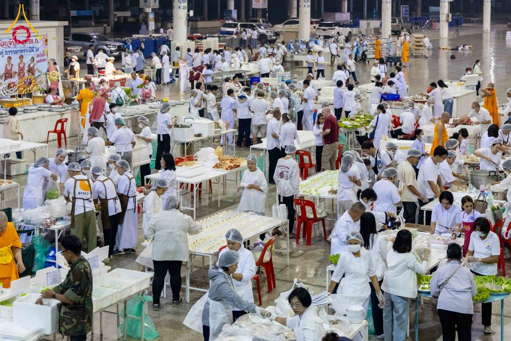 ภาพ No.306796:วันที่ 31 มกราคม พ.ศ. 2569 พิธีถวายภัตตาหารเป็นสังฆทาน แด่พระธรรมยาตรา ณ วัดพระธรรมกาย  จังหวัดปทุมธานี ในโครงการธรรมยาตรา กตัญญูบูชา มหาปูชนียาจารย์ พระมงคลเทพมุนี(สด จนฺทสโร) พระผู้ปราบมาร อนุสรณ์สถาน 7 แห่ง ปีที่ 14