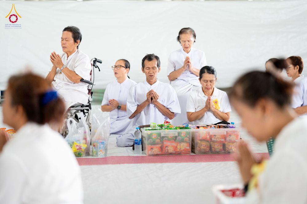 ภาพ No.336062:วันที่ 20 มิถุนายน พ.ศ. 2569 พิธีตักบาตรฉลองพระใหม่ โครงการอุปสมบทธรรมทายาทอุดมศึกษา รุ่นที่ 53