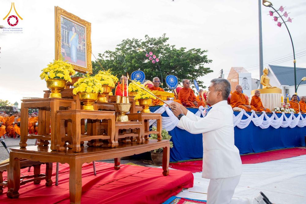 ภาพ No.329476:วันอาทิตย์ที่ 24 พฤษภาคม พ.ศ. 2569 พิธีตักบาตรพระ 1,000 รูป เพื่อถวายเป็นพุทธบูชาในเทศกาลวิสาขบูชาโลก และ ถวายเป็นพระราชกุศล  ณ ลานศิลปวัฒนธรรม เมืองปัตตานี จ.ปัตตานี