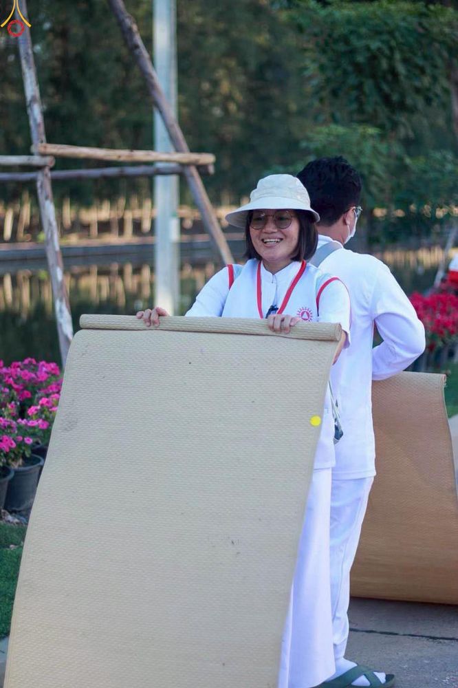 ภาพ No.296099:ภาพเบื้องหลังอาสาสมัครรวมใจ ชุดที่ 1 ในโครงการธรรมยาตรา กตัญญูบูชา มหาปูชนียาจารย์ พระมงคลเทพมุนี(สด จนฺทสโร) พระผู้ปราบมาร อนุสรณ์สถาน 7 แห่ง ปีที่ 14