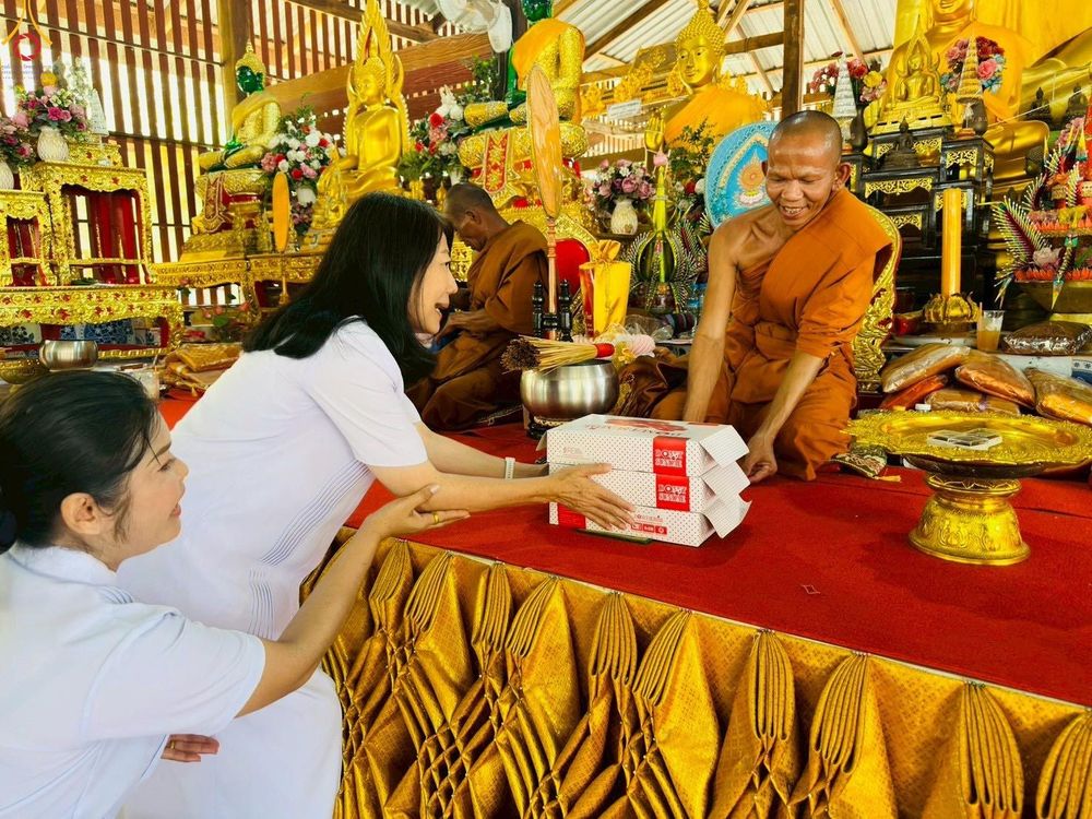 ภาพ No.282014:วันที่ 2 พฤศจิกายน พ.ศ. 2568 พิธีทอดกฐินสามัคคีทั่วไทย 30,000 วัด  โดยคณะศิษยานุศิษย์ บูชาธรรม 81 ปี  หลวงพ่อธัมมชโย ณ วัดมงคลเทพาราม (วัดปากน้ำ) อ.หาดใหญ่ จ.สงขลา