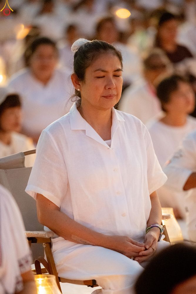 ภาพ No.294084:วันที่ 13 มกราคม พ.ศ. 2569 พิธีจุดประทีปถวายเป็นพุทธบูชา และบูชาธรรมมหาปูชนียาจารย์  (ภาพชุดที่ 2) ณ วัดสองพี่น้อง ต.ต้นตาล อ.สองพี่น้อง จ.สุพรรณบุรี ในโครงการธรรมยาตรา กตัญญูบูชา มหาปูชนียาจารย์ พระมงคลเทพมุนี(สด จนฺทสโร) พระผู้ปราบมาร อนุสรณ์สถาน 7 แห่