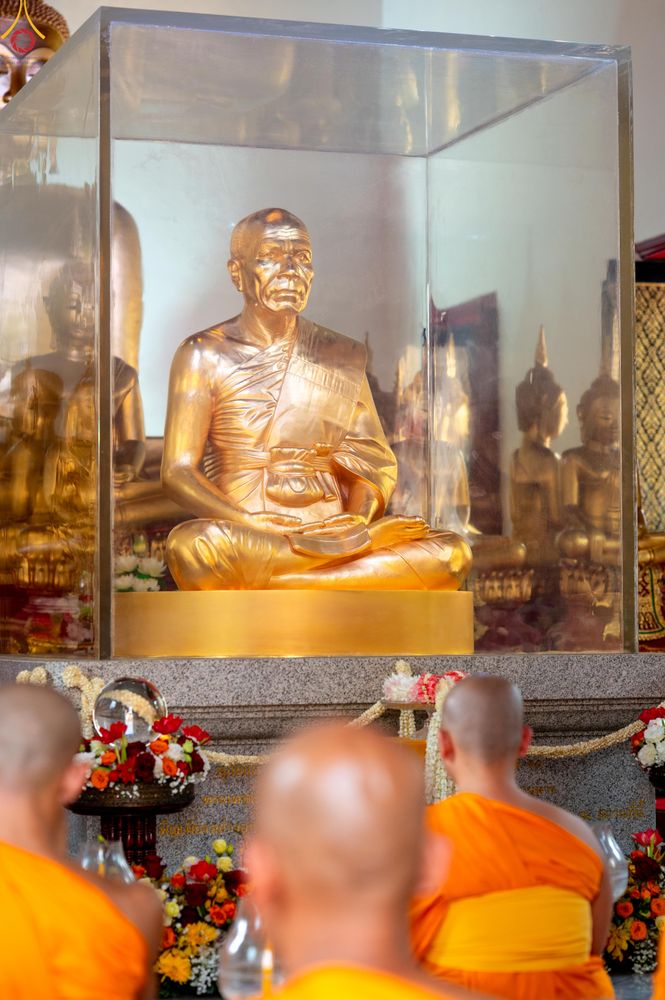 ภาพ No.296810:วันที่ 17 มกราคม พ.ศ. 2569 พิธีจุดประทีปถวายเป็นพุทธบูชา และบูชาธรรมมหาปูชนียาจารย์  ณ วัดโบสถ์บน ต.บางคูเวียง จ.นนทบุรี อนุสรณ์สถานลำดับที่ 4 สถานที่เกิดด้วยกายธรรม ในโครงการธรรมยาตรา กตัญญูบูชา มหาปูชนียาจารย์ พระมงคลเทพมุนี(สด จนฺทสโร) พระผู้ปราบมาร อ