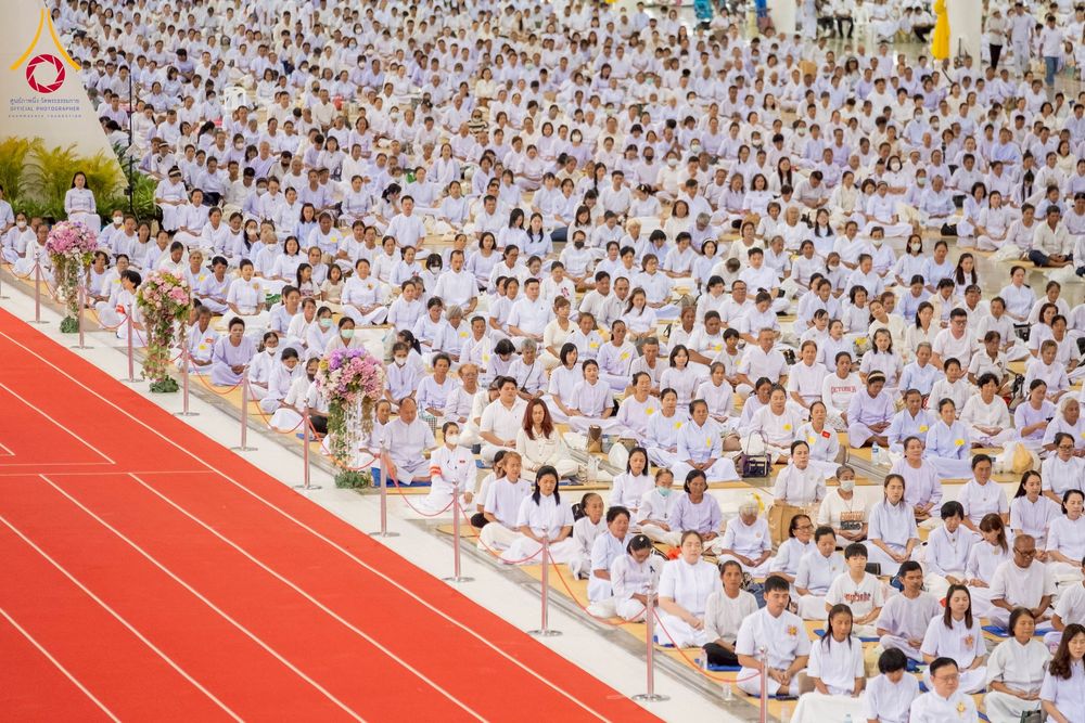 ภาพ No.264367:วันอาทิตย์ที่ 2 พฤศจิกายน พ.ศ. 2568 พิธีบูชาข้าวพระ ณ สภาธรรมกายสากล วัดพระธรรมกาย