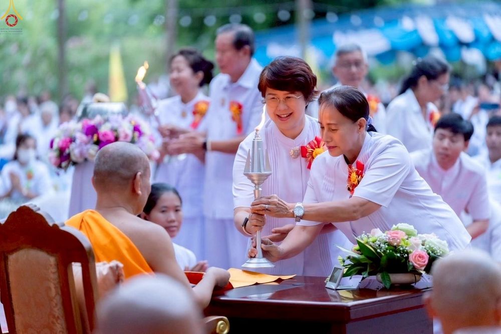 ภาพ No.238415:วันเสาร์ที่ 9 สิงหาคม พ.ศ. 2568 พิธีกลั่นแผ่นดิน โปรยทราย และจุดประทีปถวายเป็นพุทธบูชา จ.ระยอง สถาปนาองค์พระเจดีย์เพื่อสร้างสันติภาพโลก ณ ศูนย์ปฏิบัติธรรมระยอง(บ้านช่องลม) ต.บางบุตร อ.บ้านค่าย จ.ระยอง