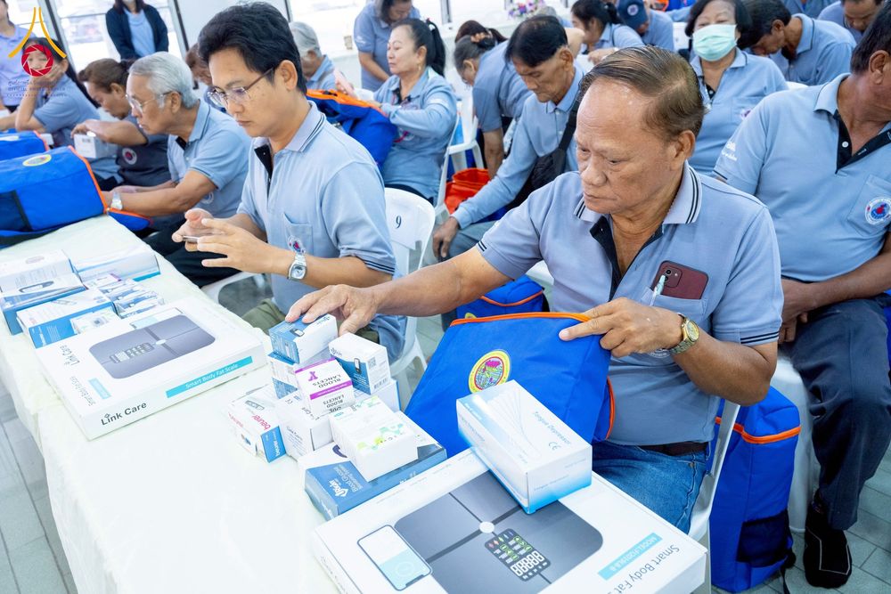 ภาพ No.259767:วันที่ 24 ตุลาคม พ.ศ. 2568 รพ.สต.คลองหนึ่ง อ.คลองหลวง สังกัด อบจ.ปทุมธานี จัดประชุมและมอบครุภัณฑ์ทางการแพทย์ เสริมพลัง อสม. ขับเคลื่อนสุขภาพชุมชนอย่างยั่งยืน ณ วัดพระธรรมกาย