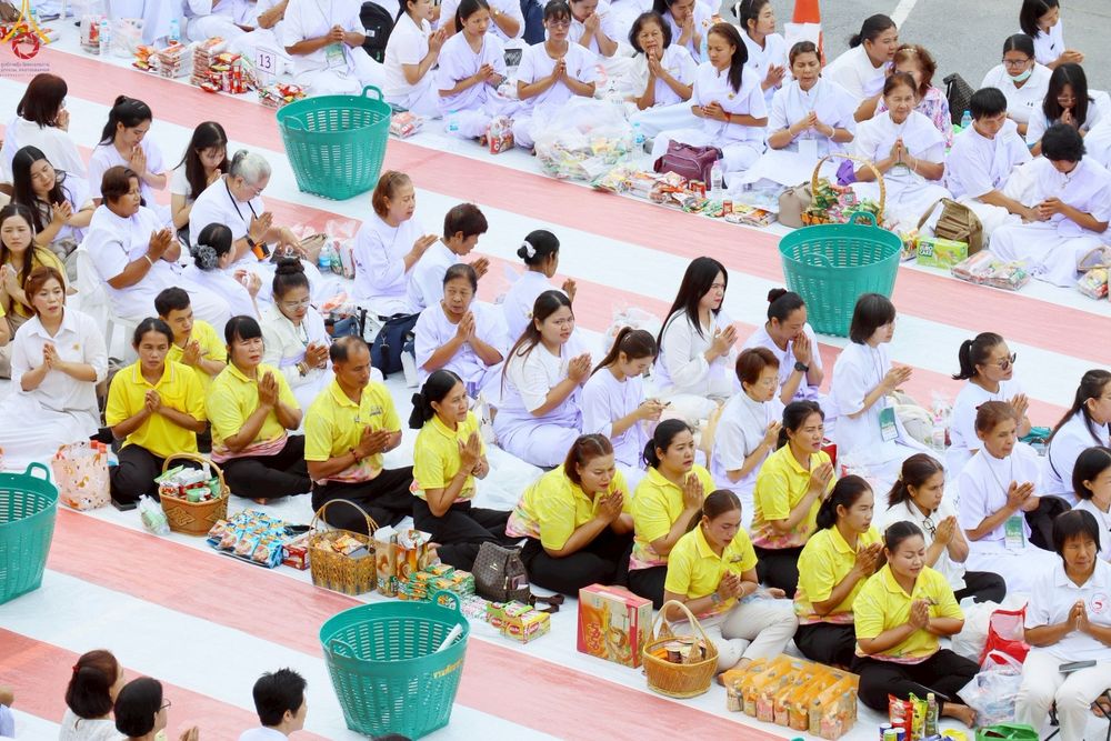 ภาพ No.241955:วันอาทิตย์ที่ 31 สิงหาคม พ.ศ. 2568 พิธีทำบุญแด่คณะสงฆ์ 122 รูป ฉลอง 121 ปี อำเภอคลองหลวง จ.ปทุมธานี เพื่อนำส่งช่วยเหลือคณะสงฆ์ 323 วัด 4 จังหวัดชายแดนภาคใต้ และช่วยเหลือประชาชนจากเหตุปะทะ แนวชายแดนไทย-กัมพูชา ณ บริเวณหน้าที่ว่าการอำเภอคลองหลวง 