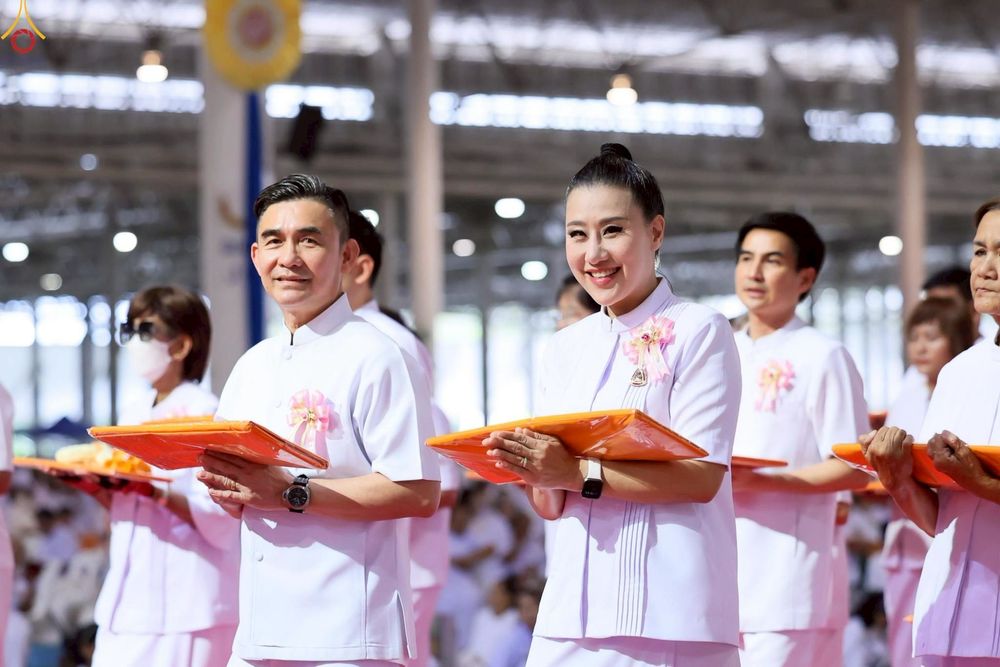 ภาพ No.243996:วันอาทิตย์ที่ 7 กันยายน พ.ศ. 2568 พิธีทอดผ้าป่าสมทบกฐินวัดพระธรรมกาย และสมทบกฐิน 30,000 วัดทั่วไทย ครั้งที่ 2 ณ ห้องแก้วสารพัดนึก 1 วัดพระธรรมกาย