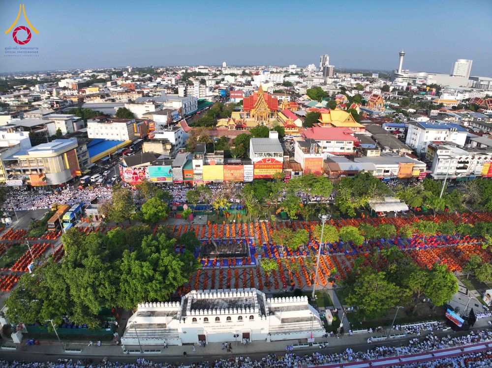 ภาพ No.312620:วันอาทิตย์ที่ 8 มีนาคม พ.ศ.2569 ทำบุญเมืองนครราชสีมา 558 ปี ตักบาตรพระ 10,000 รูป