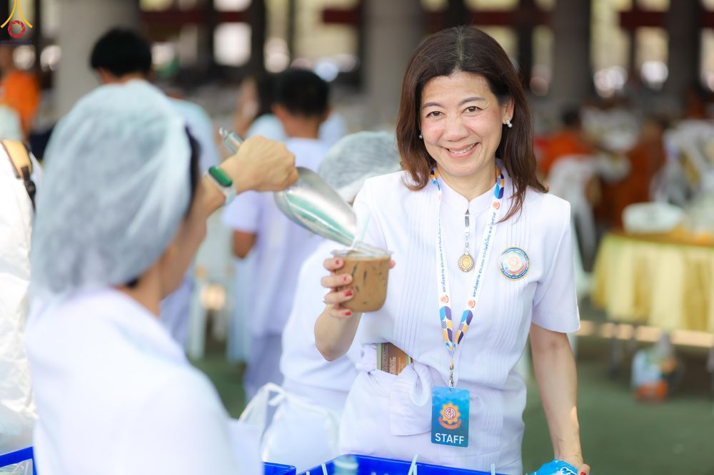 ภาพ No.325939:วันที่ 22 เมษายน พ.ศ.2569(วันคุ้มครองโลก) งานถวายมหาสังฆทาน 40,000 กว่าวัดทั่วประเทศ เจ้าหน้าที่ สาธุชน ร่วมใจจัดเตรียมภัตตาหารเพล (ชุด 2)