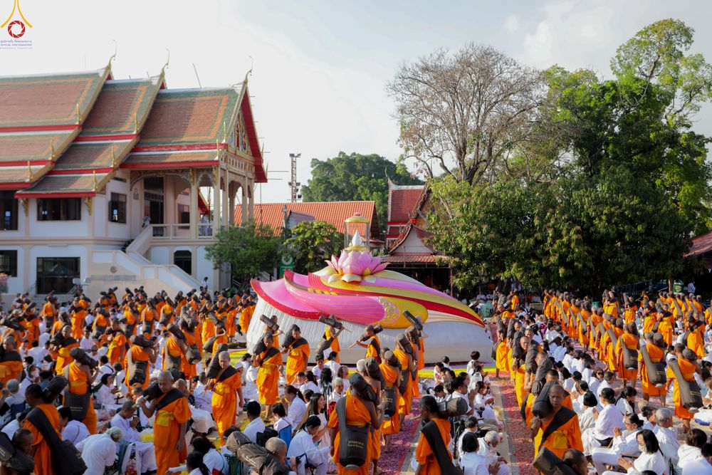 ภาพ No.295297:วันที่ 16 มกราคม พ.ศ. 2569 พิธีต้อนรับพระธรรมยาตรา อนุสรณ์สถานลำดับที่ 4 (ภาพชุดที่ 2) สถานที่เกิดด้วยกายธรรม ณ วัดโบสถ์บน ต.บางคูเวียง จ.นนทบุรี ในโครงการธรรมยาตรา กตัญญูบูชา มหาปูชนียาจารย์ พระมงคลเทพมุนี(สด จนฺทสโร) พระผู้ปราบมาร อนุสรณ์สถาน 7 แห่ง ปี
