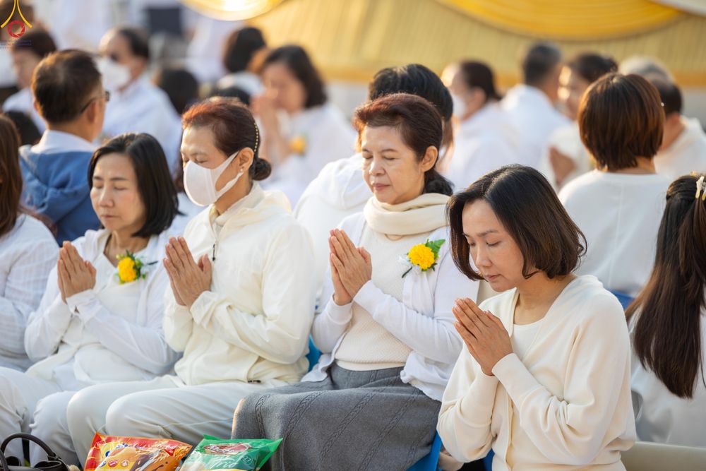 ภาพ No.294441:วันที่ 14 มกราคม พ.ศ. 2569 พิธีตักบาตรพระธรรมยาตรา ณ วัดสองพี่น้อง ต.ต้นตาล อ.สองพี่น้อง จ.สุพรรณบุรี ในโครงการธรรมยาตรา กตัญญูบูชา มหาปูชนียาจารย์ พระมงคลเทพมุนี(สด จนฺทสโร) พระผู้ปราบมาร อนุสรณ์สถาน 7 แห่ง ปีที่ 14